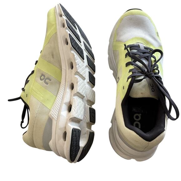 On Cloud women’s running shoes size 8.5 - Picture 3 of 5